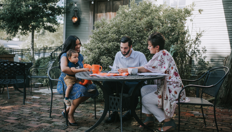 A family meeting with a real estate agent